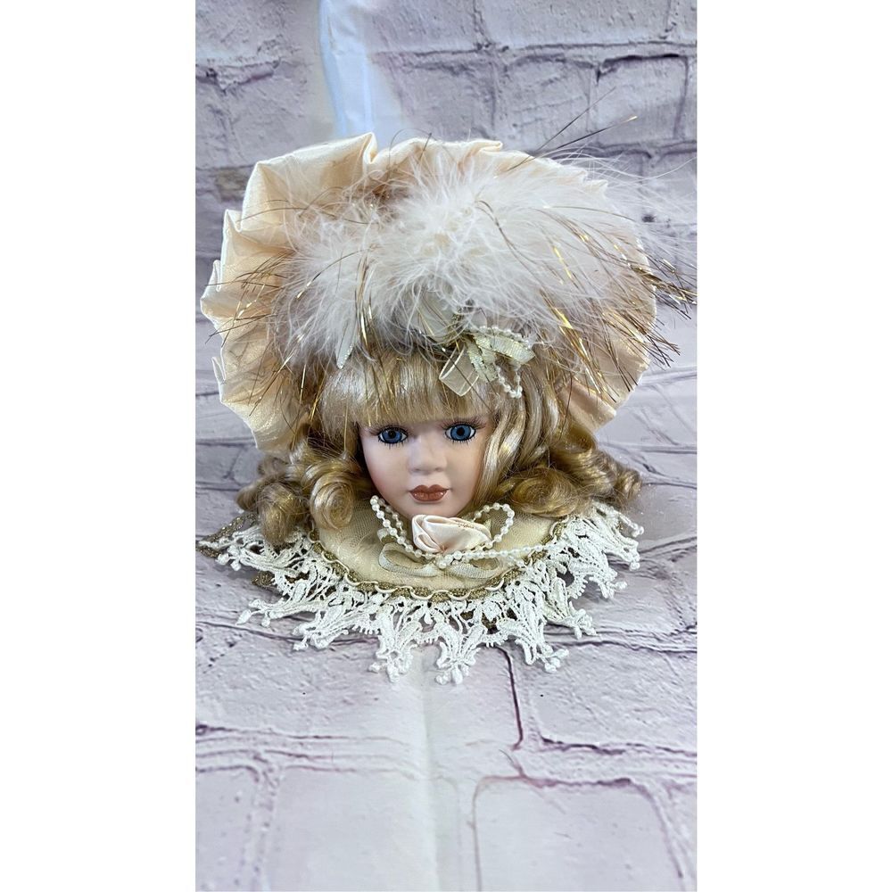 DANDEE PORCELAIN VICTORIAN DOLL HEAD ORNAMENT